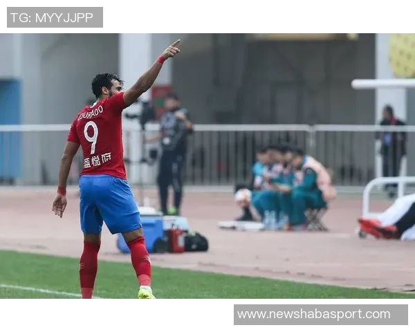 喀麦隆主帅期待执教德容并看好艾永成为顶级射手